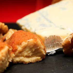 Croqueta de queso gorgonzola y nueces